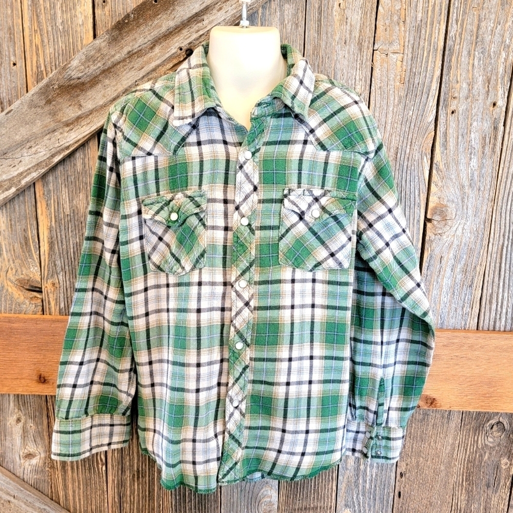 Wrangler Boy Flannel Pearl Snap green plaid Long Sleeve medium M pockets